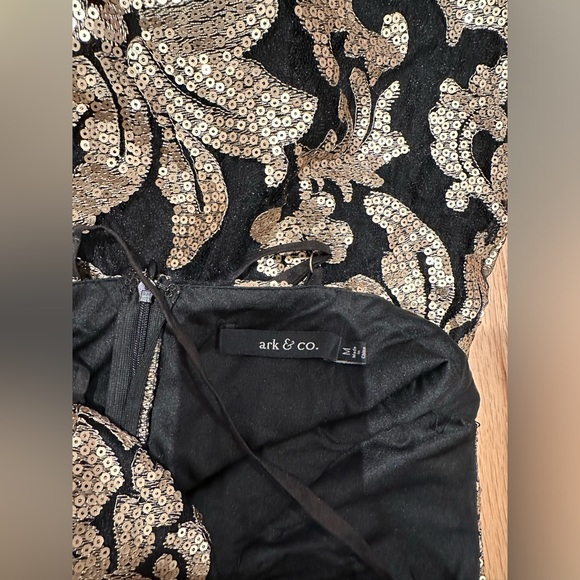 Ark&co black and gold sequin mini dress. Worn once! Adjustable straps - Picture 3 of 4
